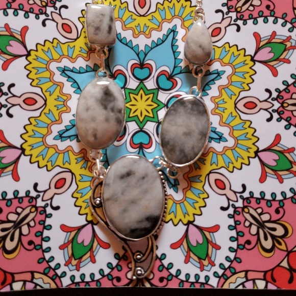 New Handcrafted pinolith jasper necklace - Picture 2 of 5